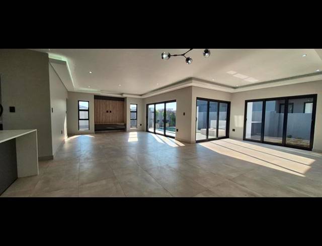 4 BEDROOM HOUSE FOR SALE IN FOUNTAINBROOK ESTATE